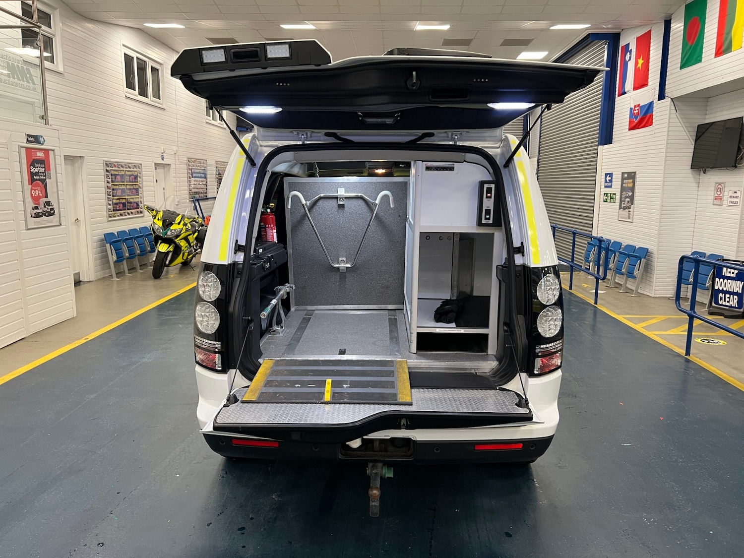 Used Land Rover Discovery 2014 for sale - 76738587: Photo 8