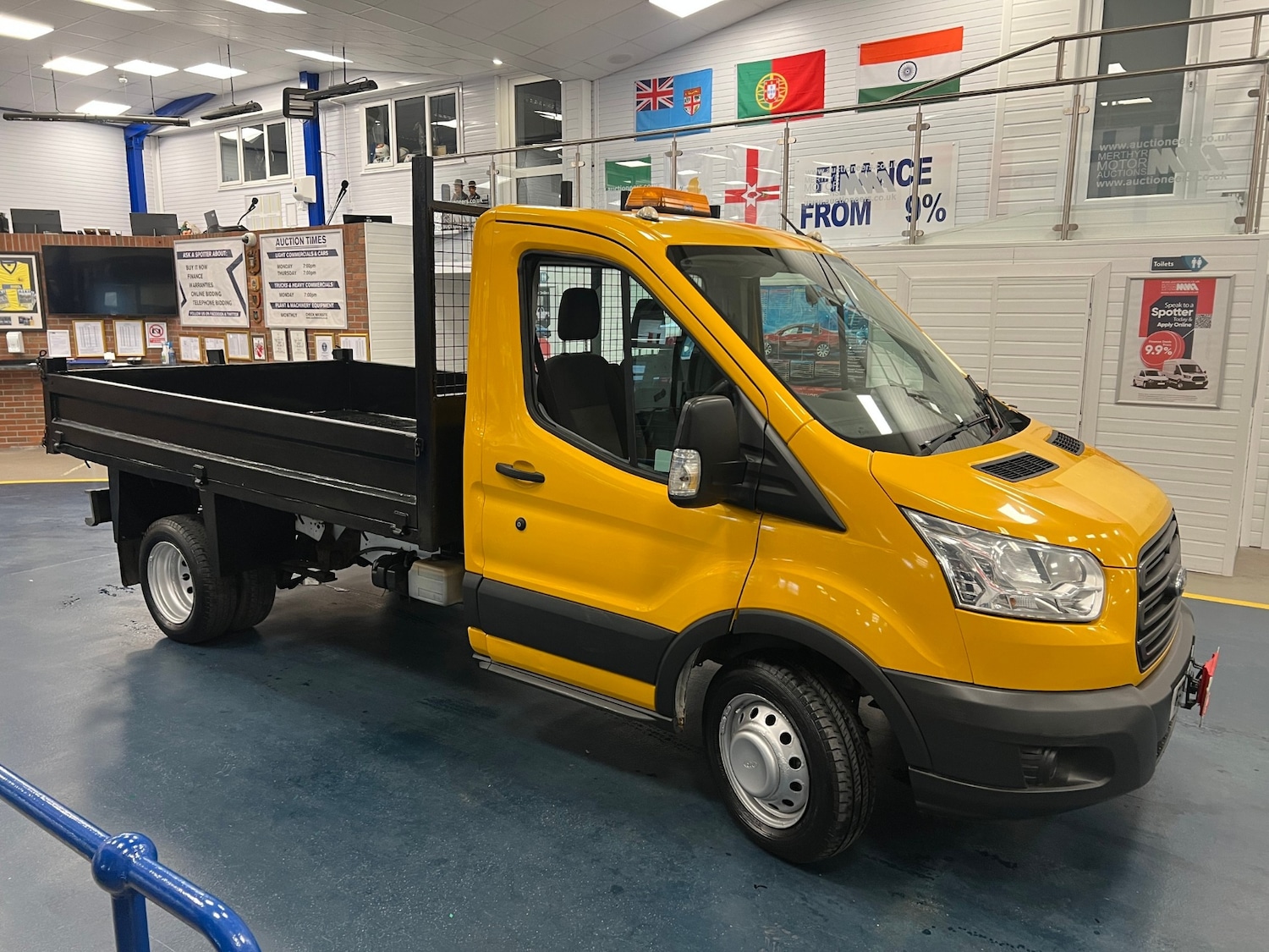 Used Ford Transit 2016 for sale - 76114080: Photo 2