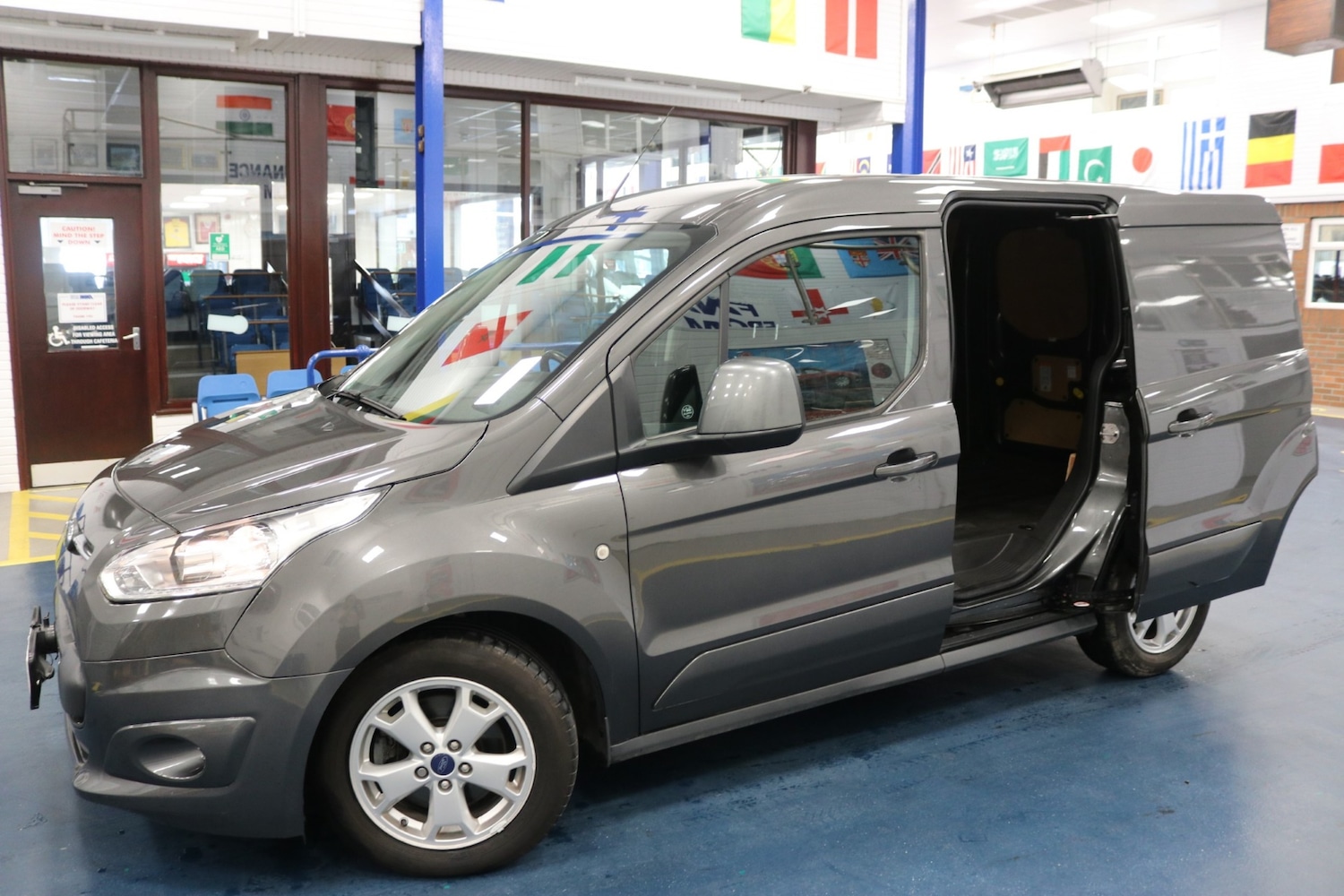 Used Ford Transit Connect 2018 for sale - 77149704: Photo 6