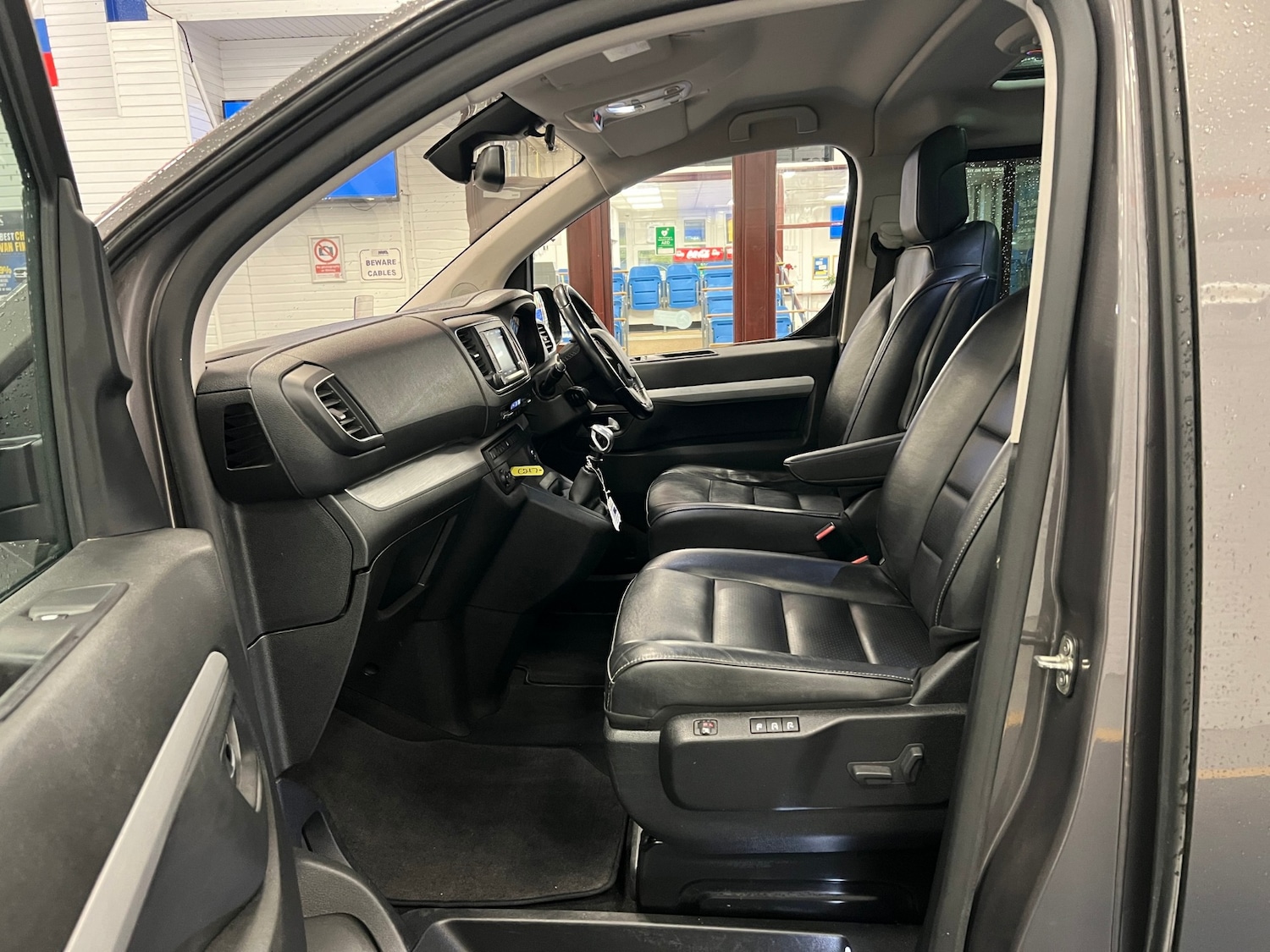 Used Peugeot Traveller 2018 for sale - 77578750: Photo 16