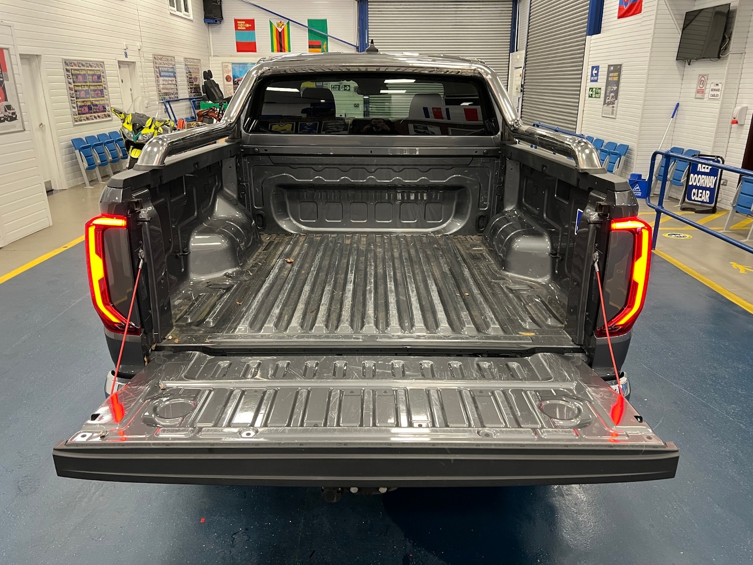 Used Volkswagen Amarok 2023 for sale - 76792660: Photo 8