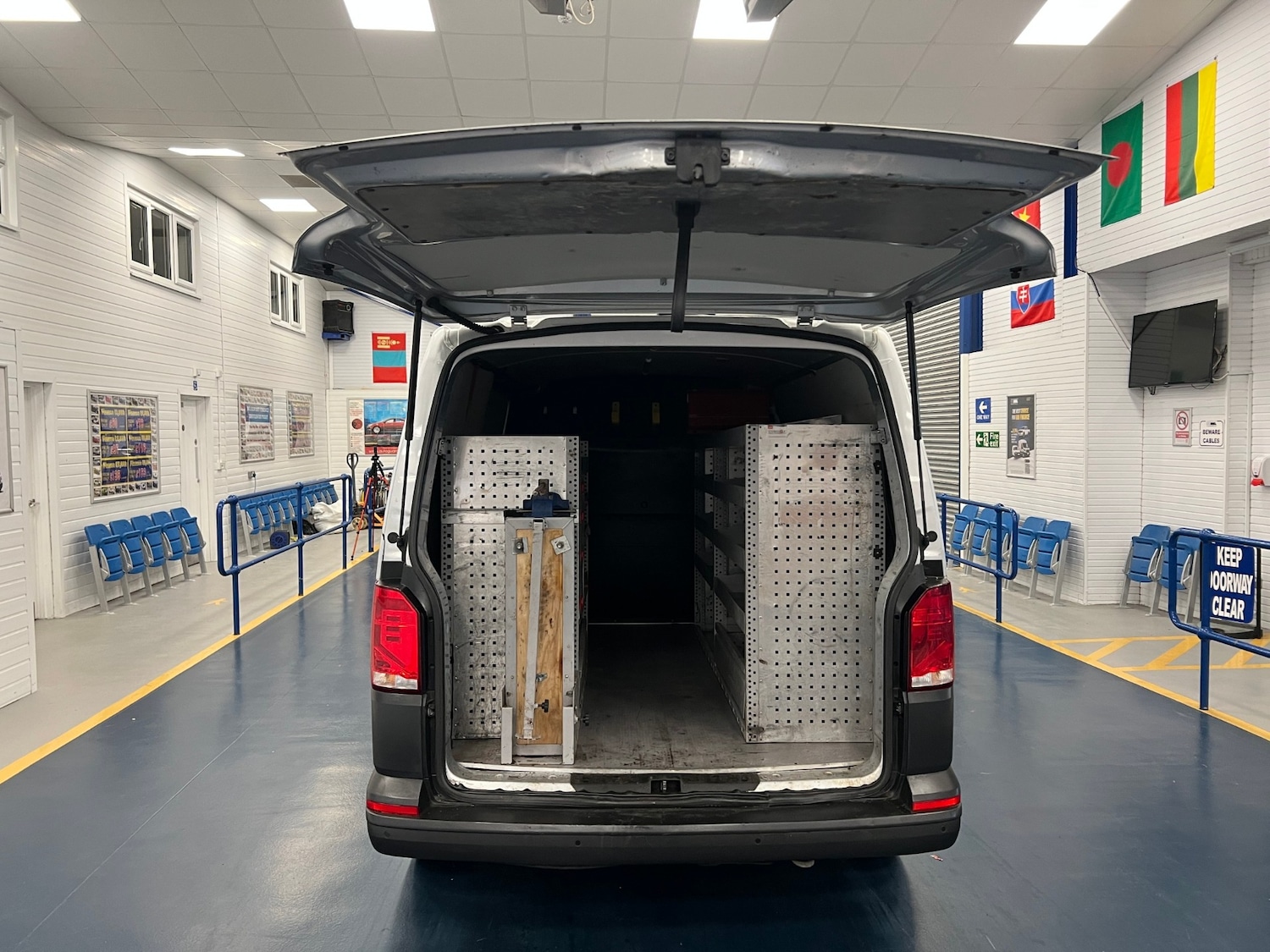 Used Volkswagen Transporter 2021 for sale - 78027351: Photo 12