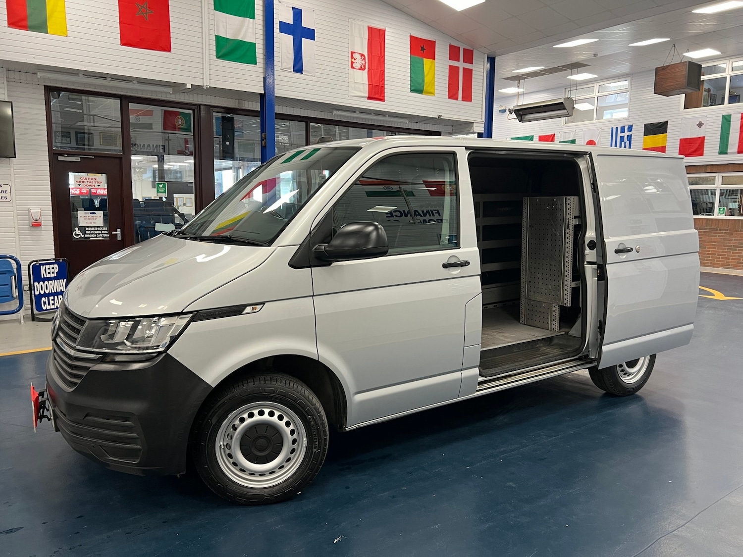 Used Volkswagen Transporter 2021 for sale - 78027351: Photo 6