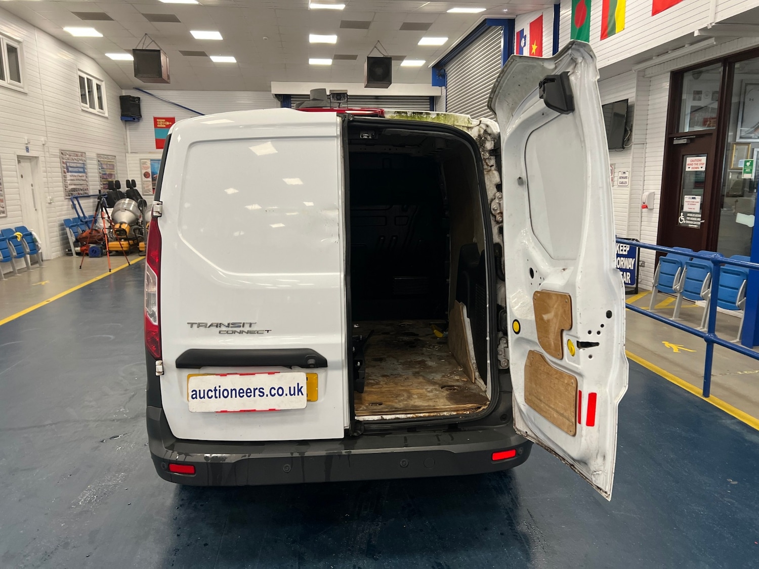 Used Ford Transit Connect 2014 for sale - 76693648: Photo 12