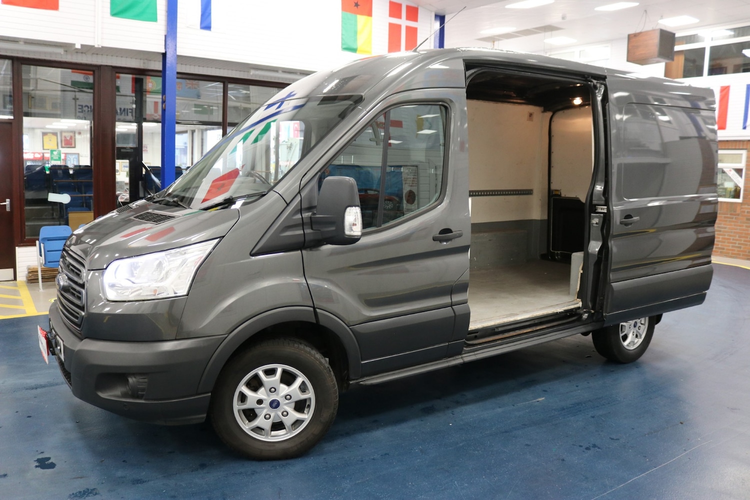 Used Ford Transit 2017 for sale - 77125891: Photo 6