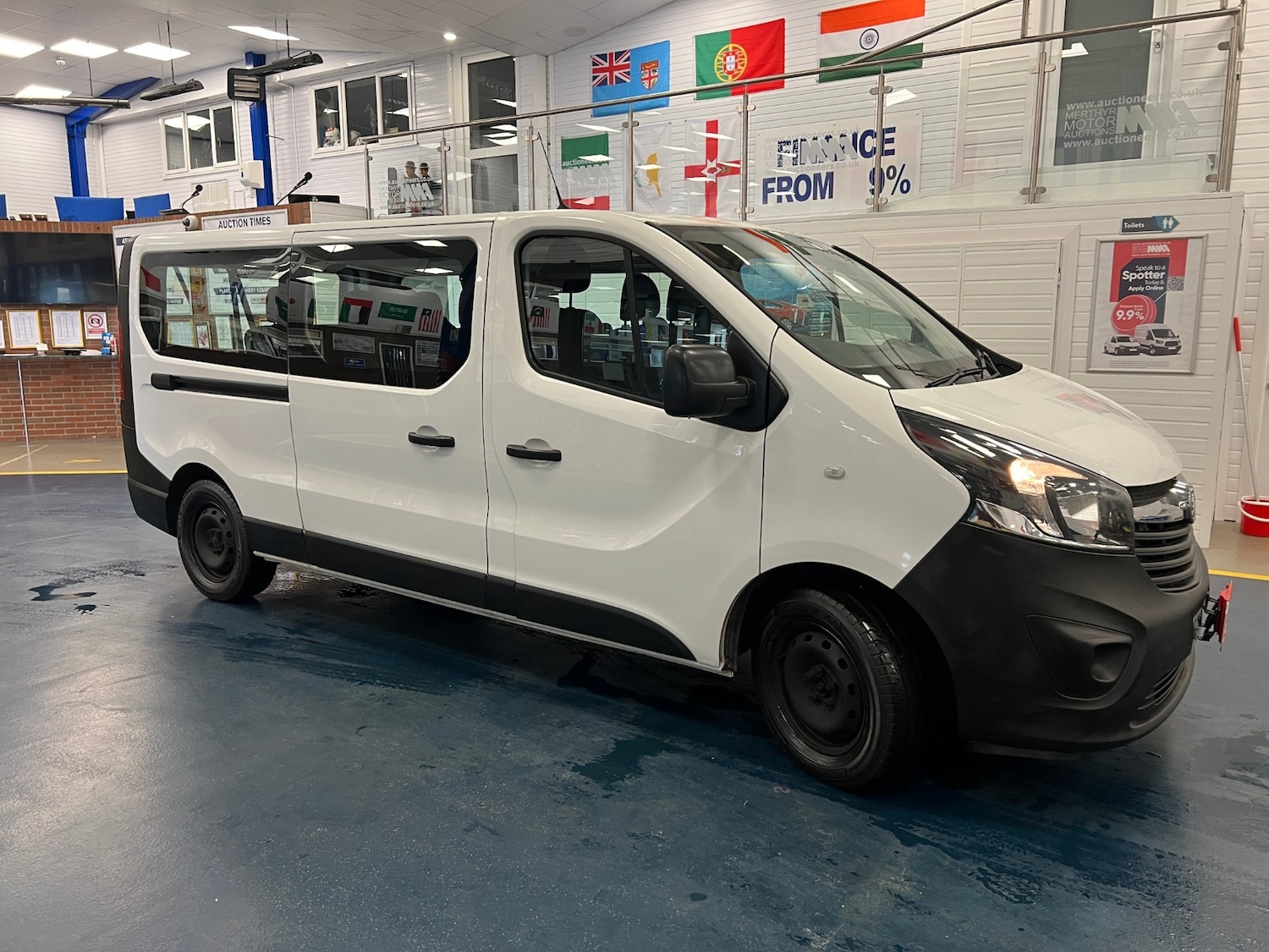Used Vauxhall Vivaro 2018 for sale - 76205394: Photo 2