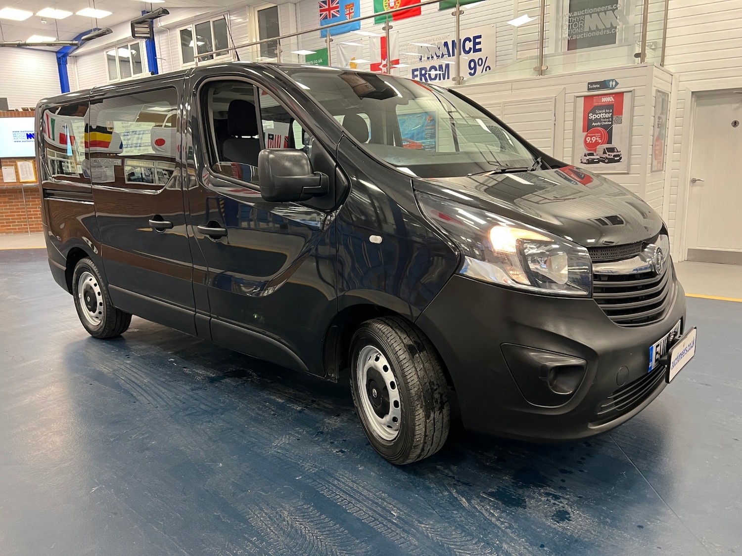 Used Vauxhall Vivaro 2017 for sale - 77459757: Photo 2