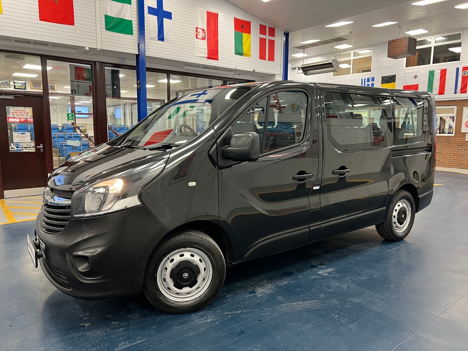 Used Vauxhall Vivaro 2017 for sale - 77459757: Photo 3