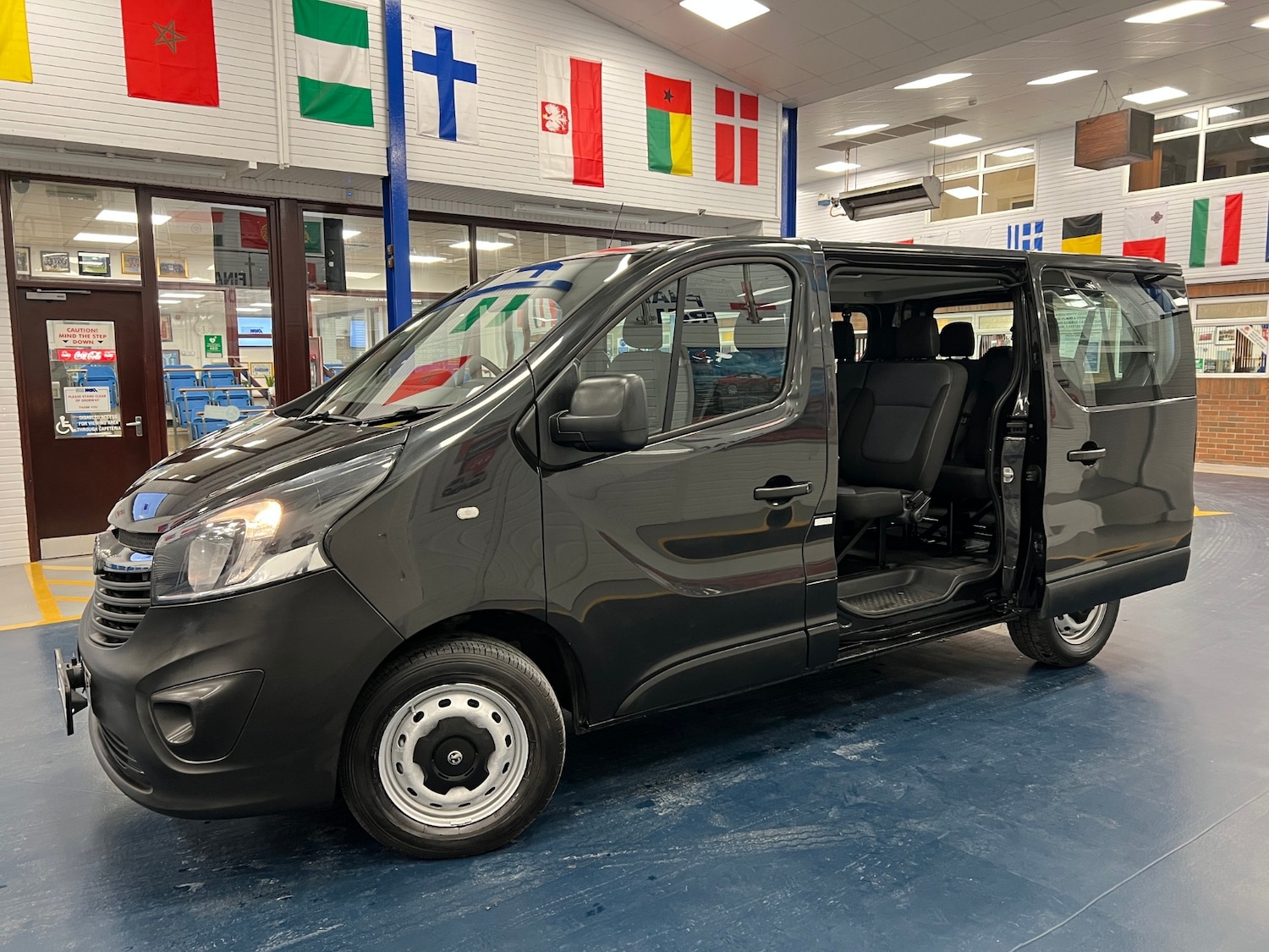 Used Vauxhall Vivaro 2017 for sale - 77459757: Photo 9