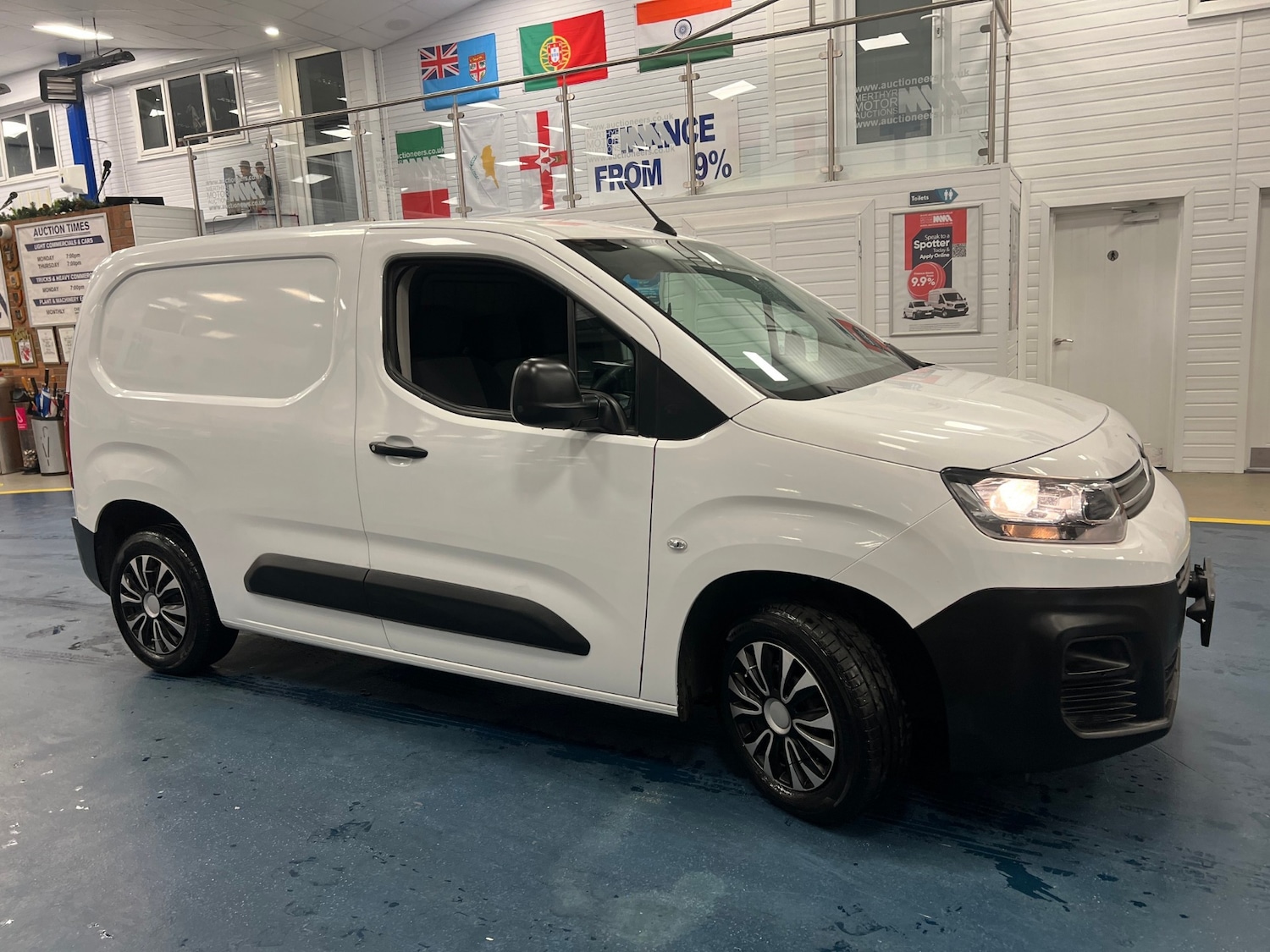 Used Citroen Berlingo 2020 for sale - 76908199: Photo 2