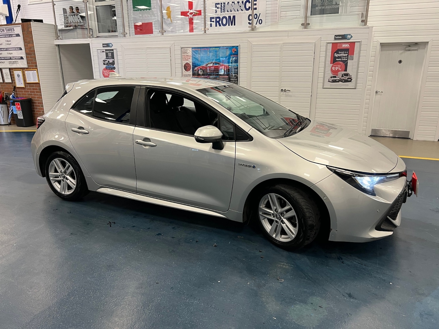 Used Toyota Corolla 2020 for sale - 76391439: Photo 2