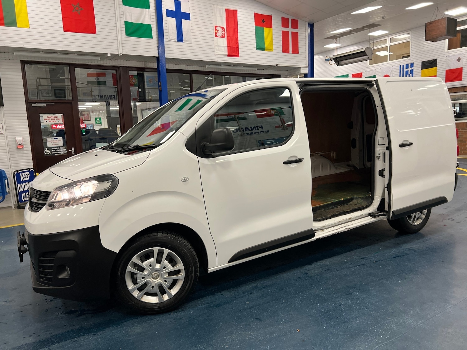 Used Vauxhall Vivaro 2021 for sale - 77285778: Photo 9