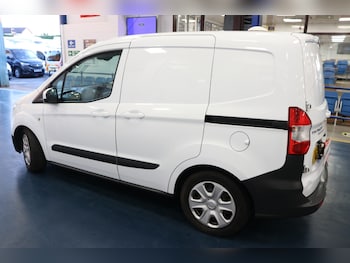 Used Ford Transit Courier 2016 for sale - 75968383: Photo