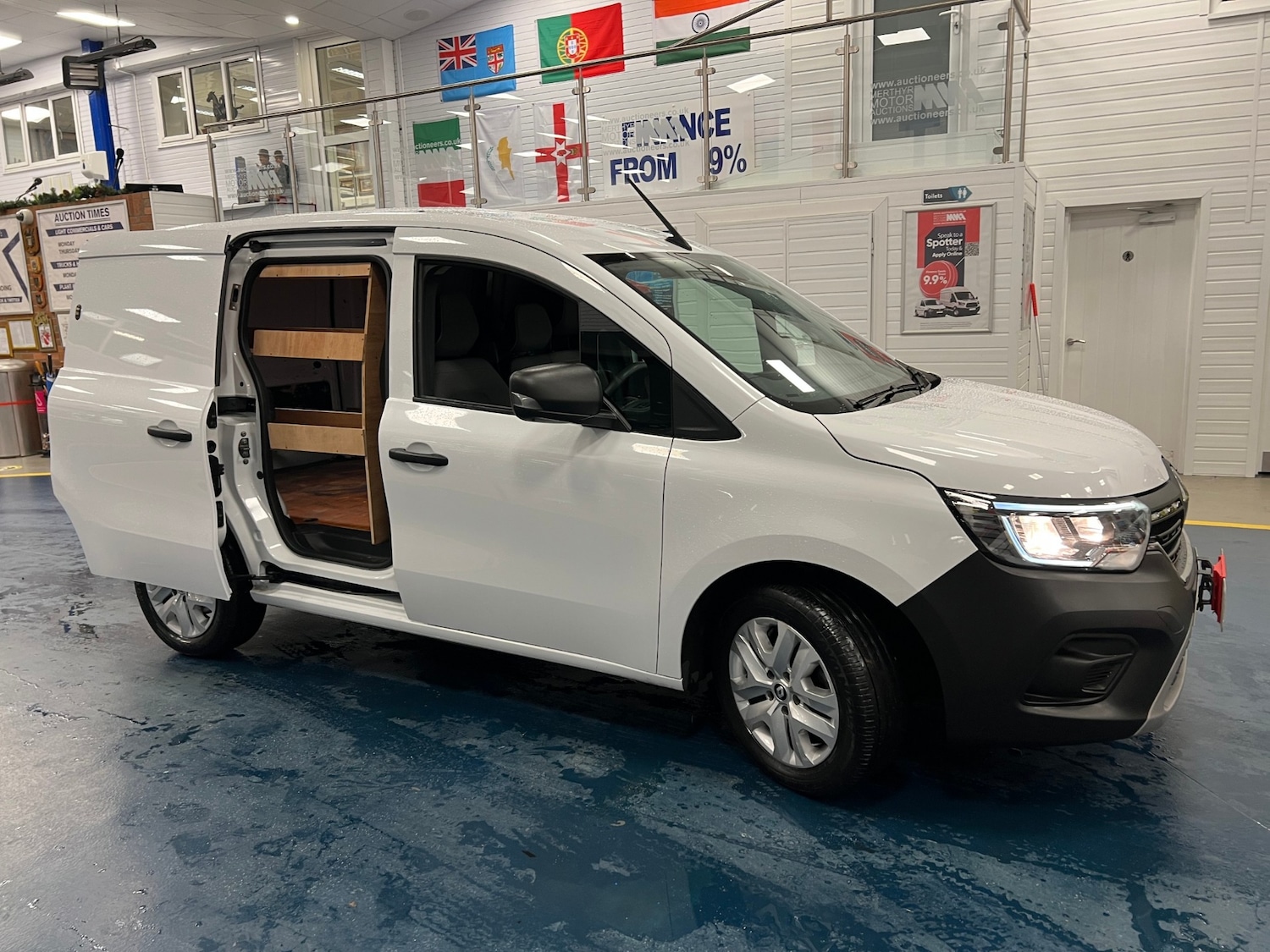 Used Renault Kangoo 2023 for sale - 76861674: Photo 6