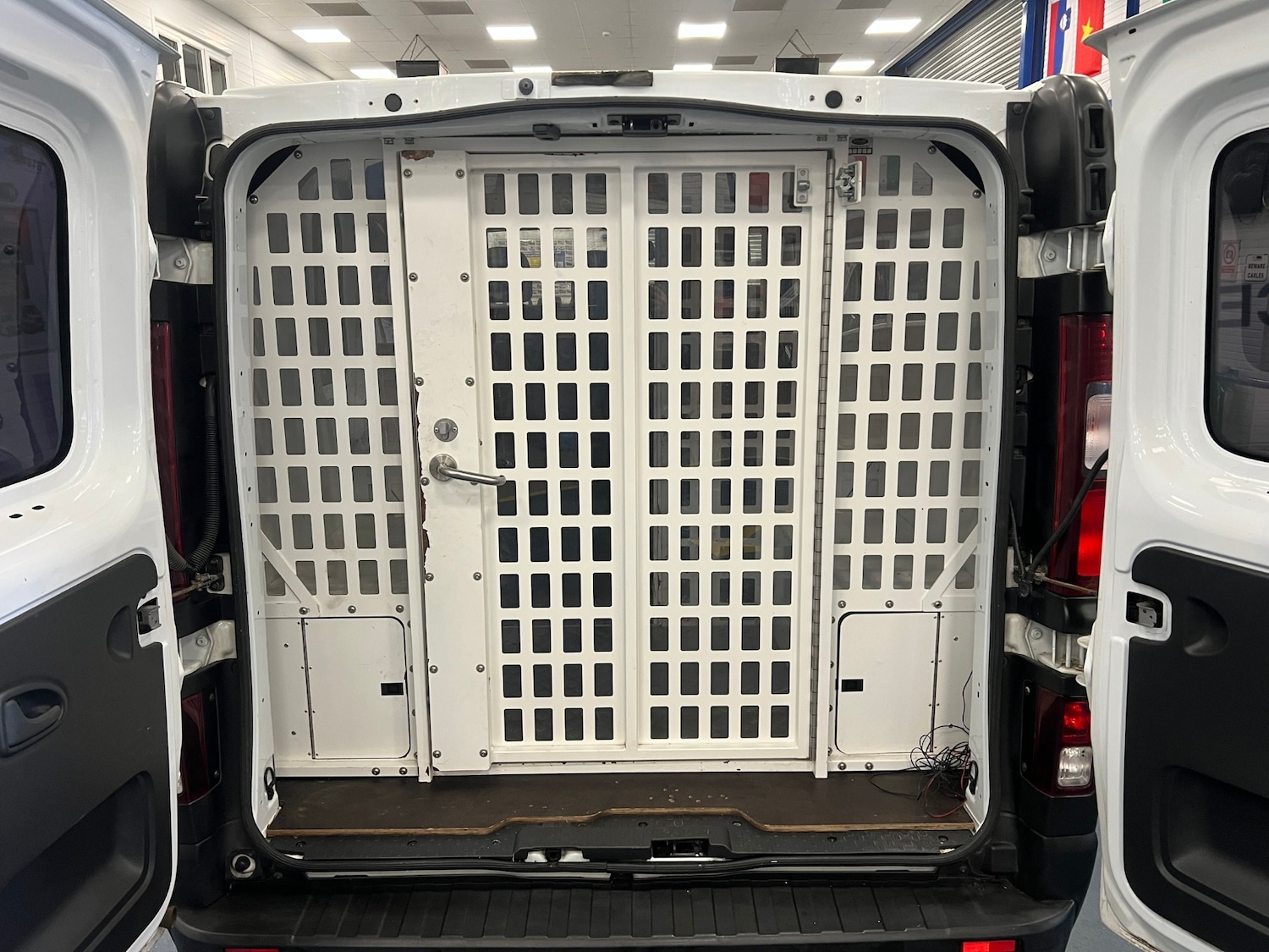 Used Vauxhall Vivaro 2015 for sale - 76035204: Photo 11