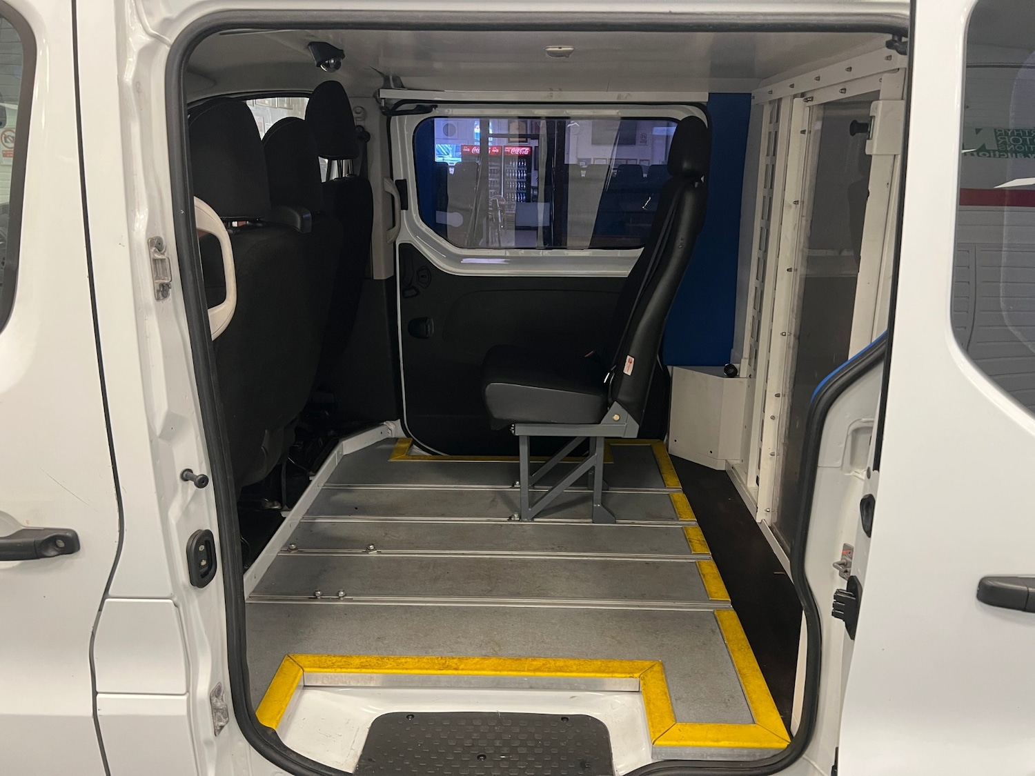 Used Vauxhall Vivaro 2015 for sale - 76035204: Photo 7