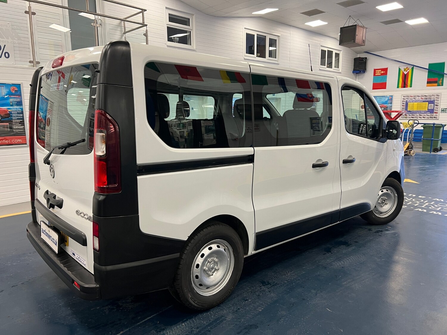 Used Vauxhall Vivaro 2016 for sale - 77743377: Photo 5