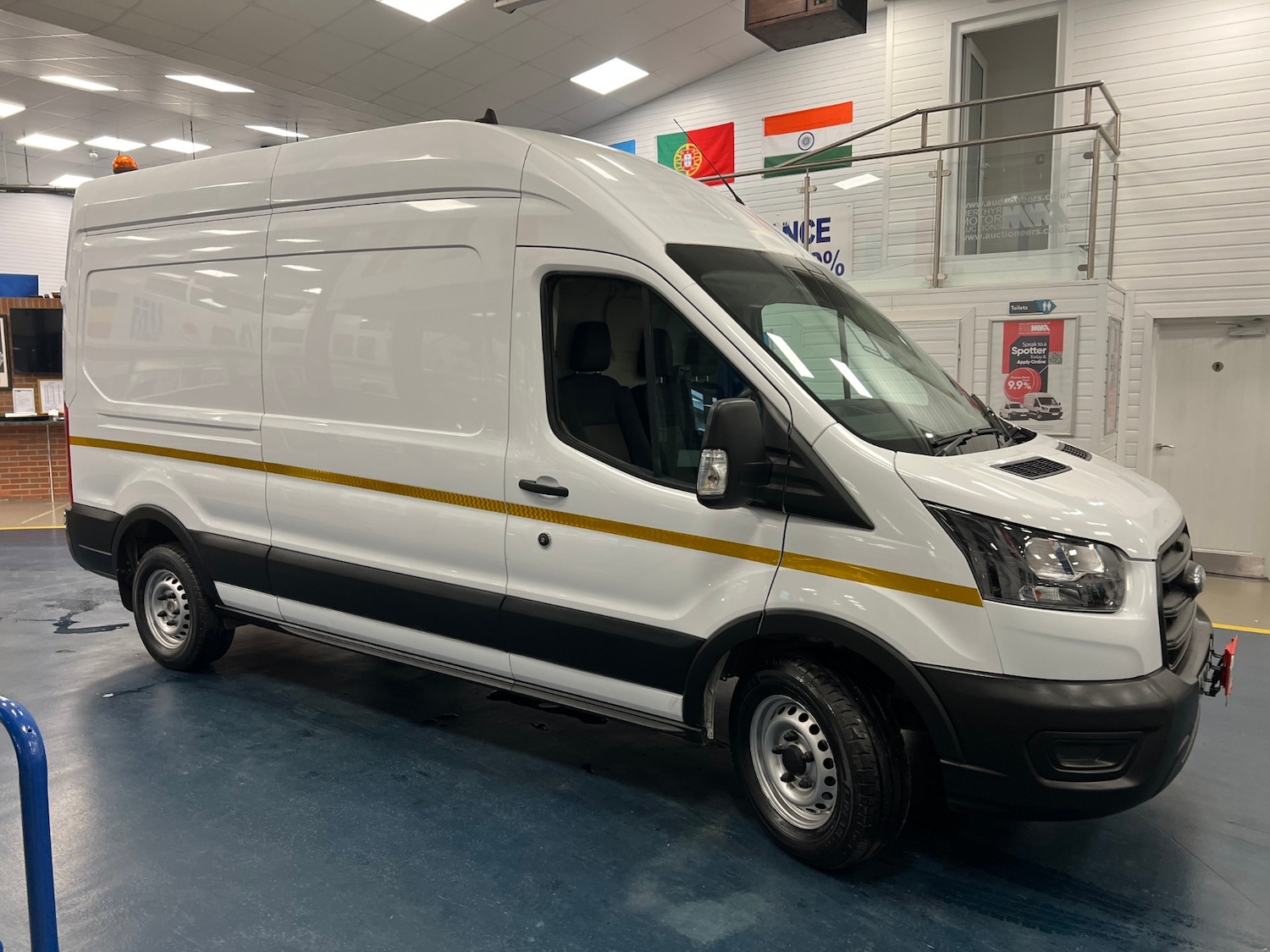 Used Ford Transit 2022 for sale - 76319136: Photo 2