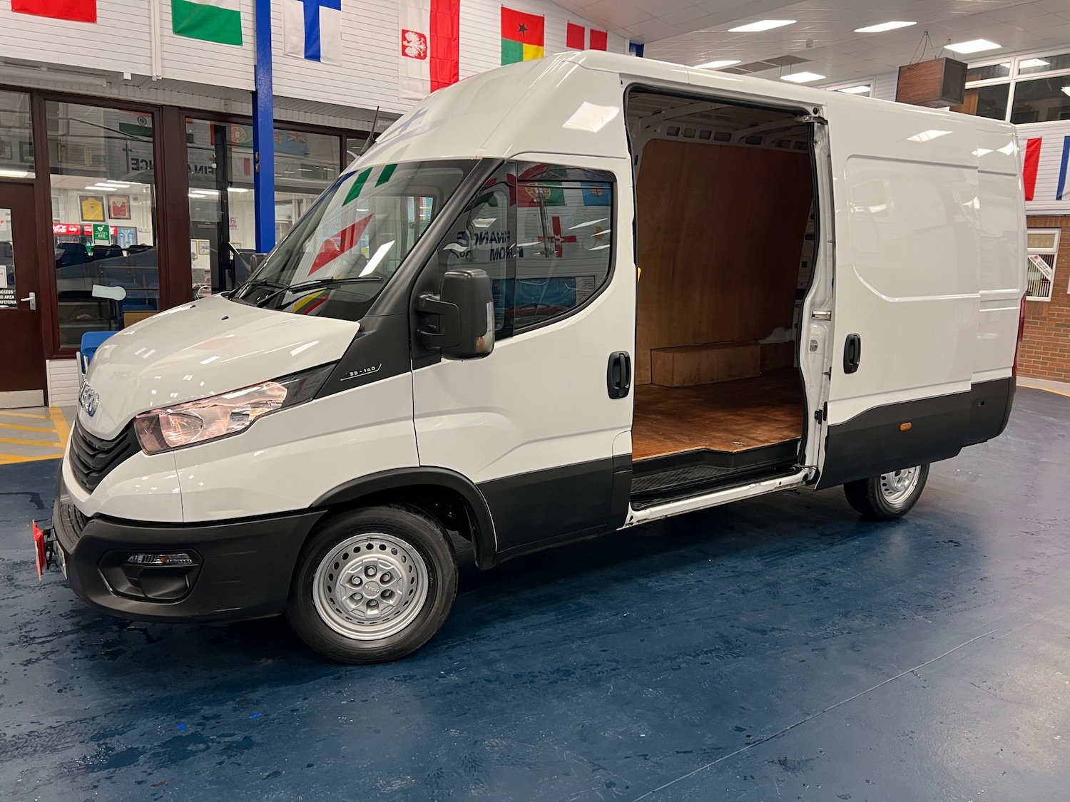Used Iveco Daily 2024 for sale - 77714964: Photo 6