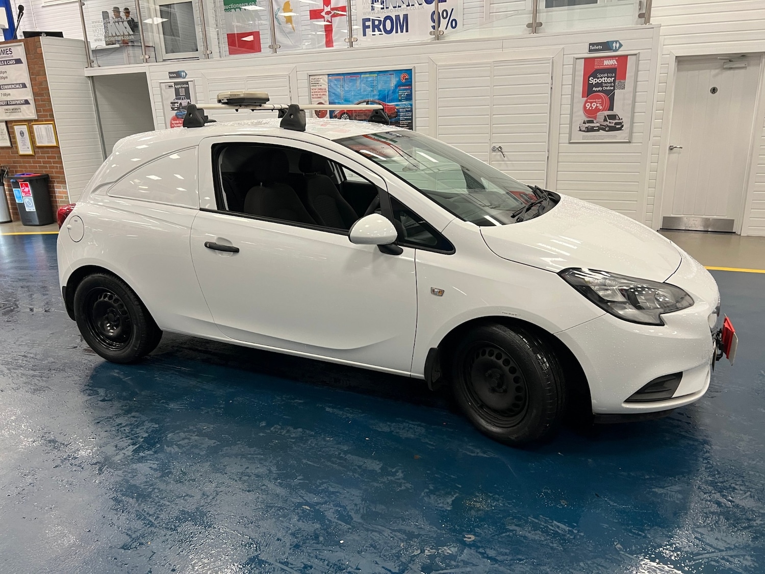 Used Vauxhall Corsa 2018 for sale - 76476719: Photo 2