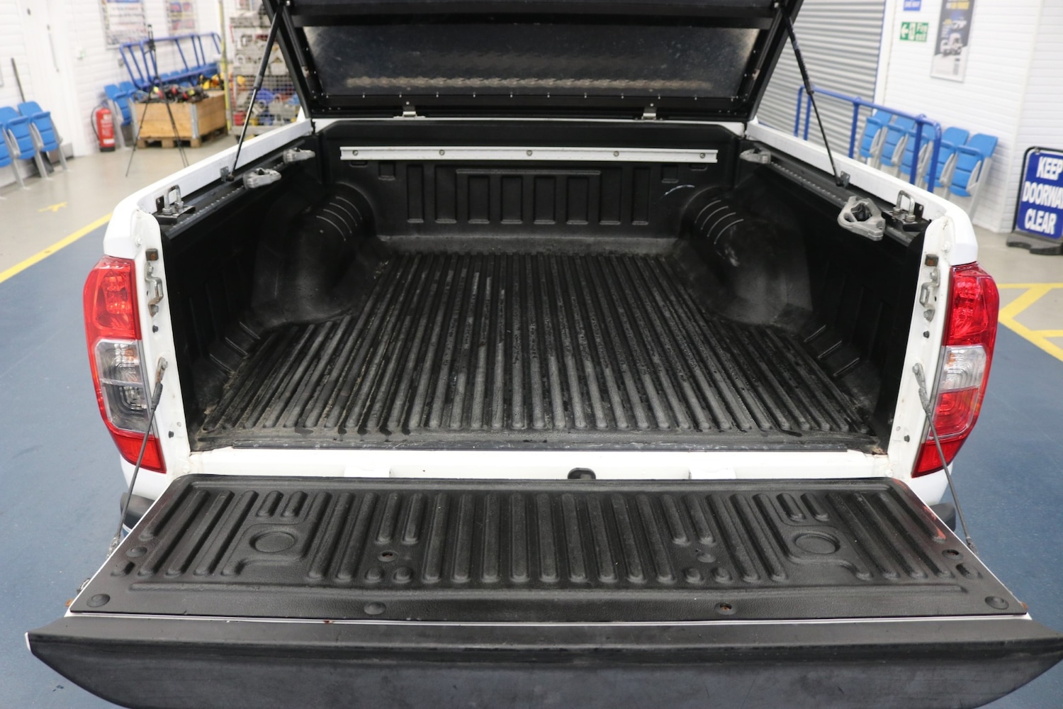 Used Nissan Navara 2017 for sale - 77127620: Photo 10