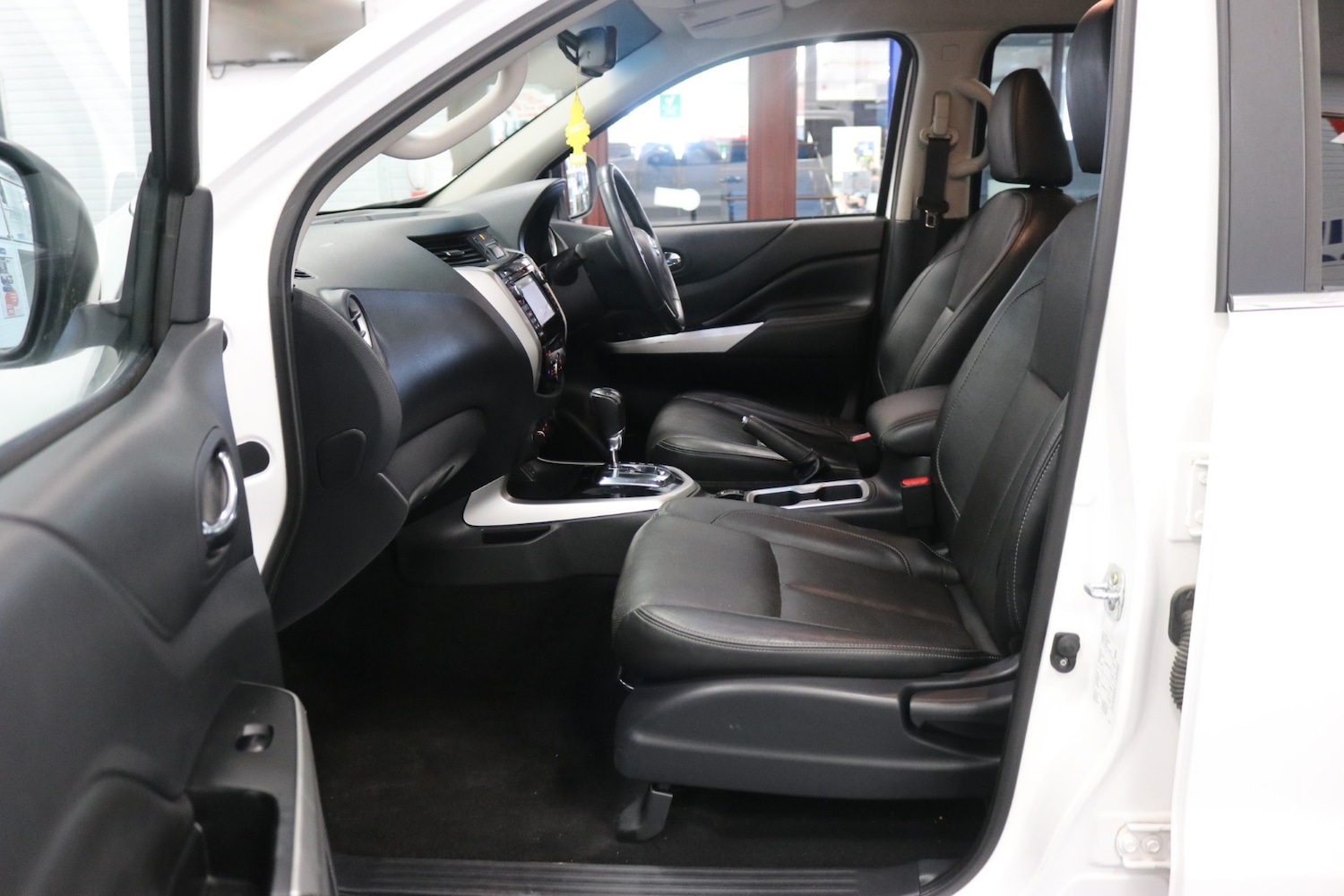 Used Nissan Navara 2017 for sale - 77127620: Photo 13