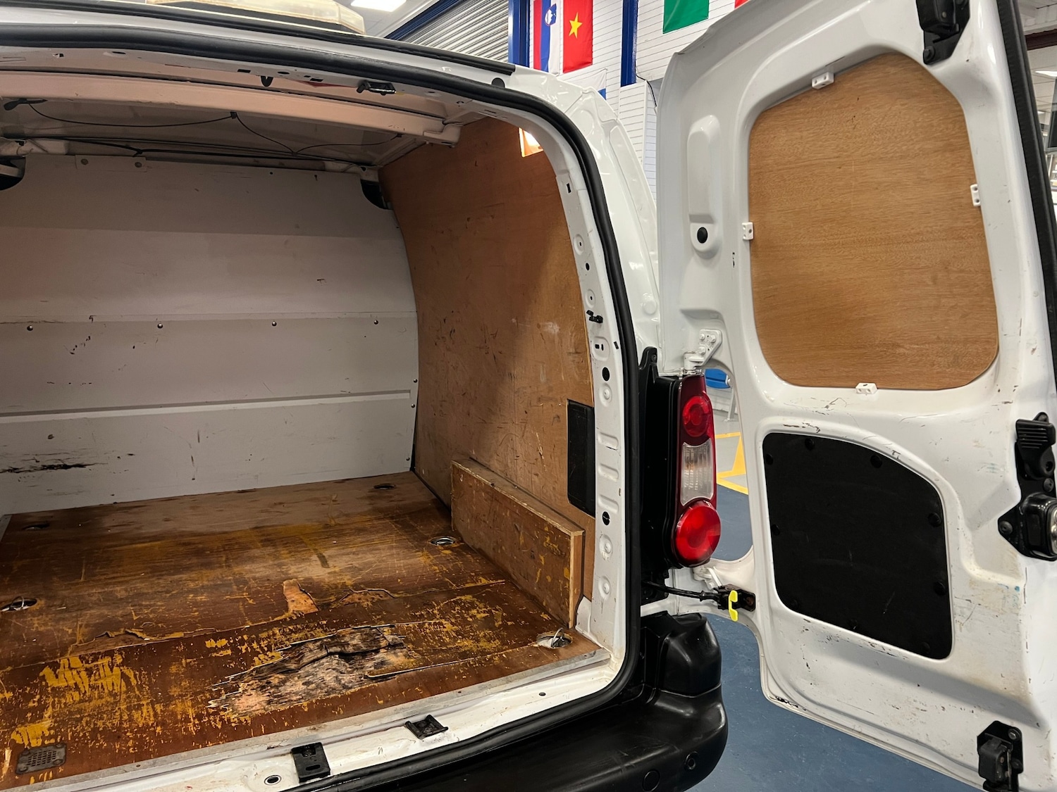 Used Peugeot Partner 2018 for sale - 77649869: Photo 11