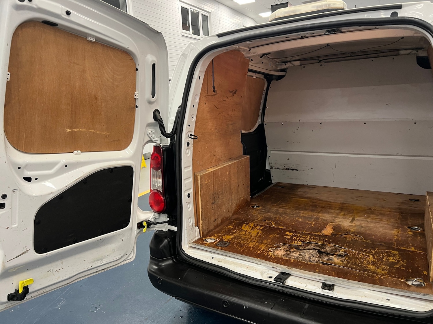 Used Peugeot Partner 2018 for sale - 77649869: Photo 12