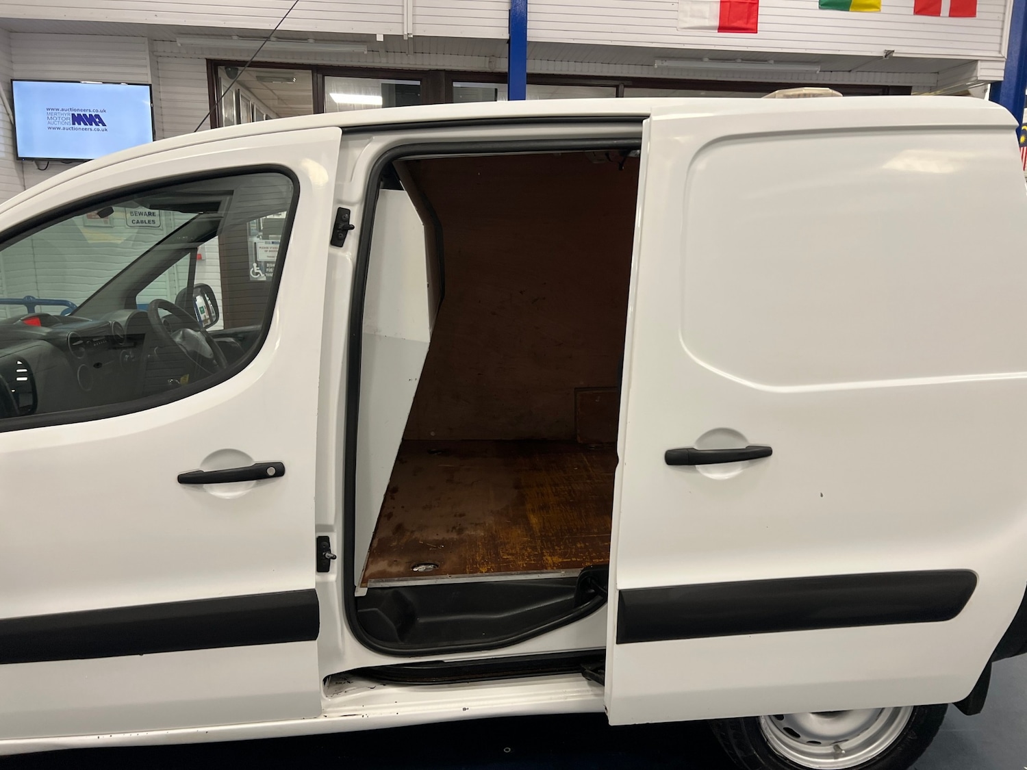 Used Peugeot Partner 2018 for sale - 77649869: Photo 6