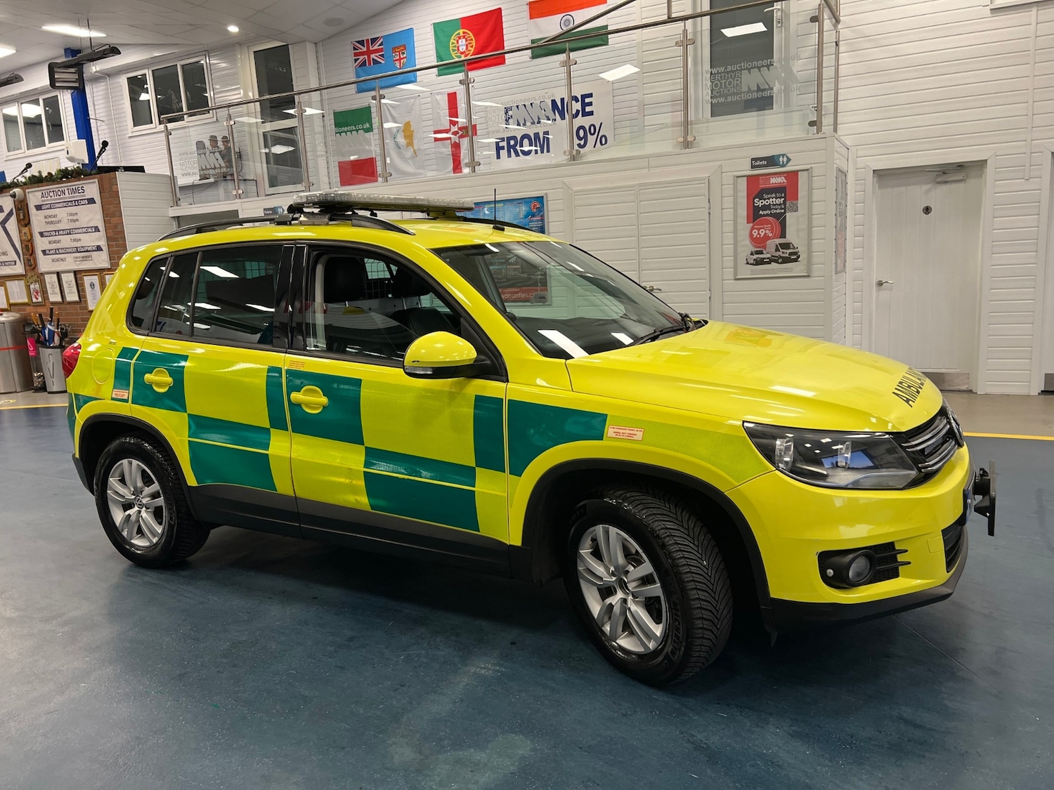 Used Volkswagen Tiguan 2015 for sale - 76922051: Photo 2