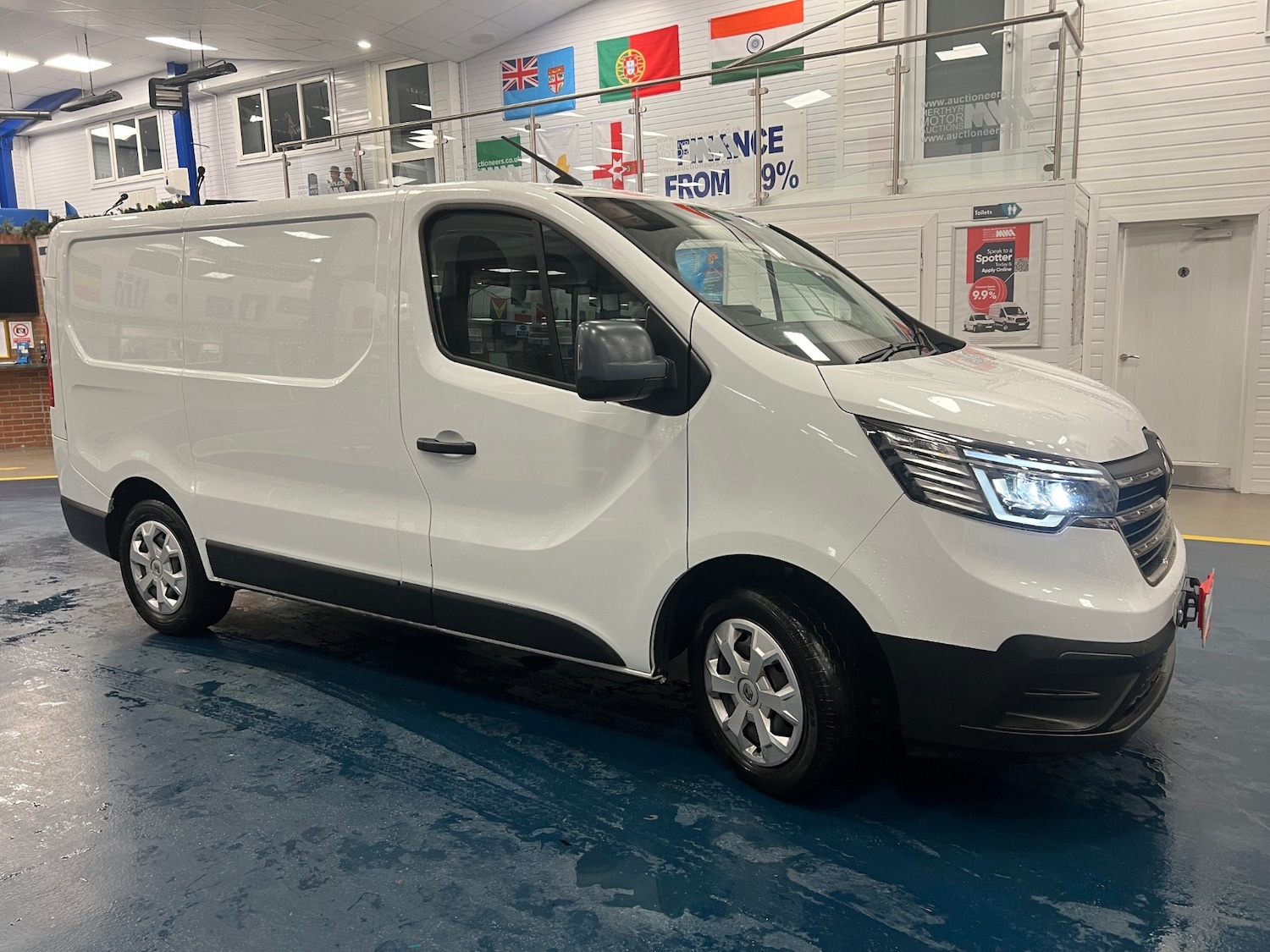 Used Renault Trafic 2023 for sale - 76860135: Photo 2