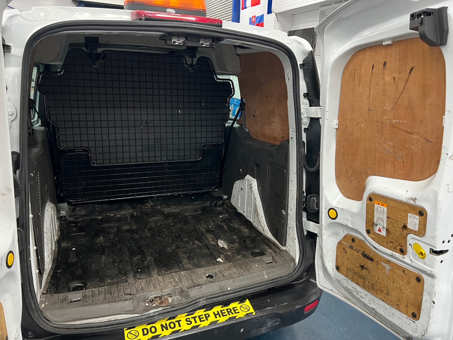 Used Ford Transit Connect 2020 for sale - 76696311: Photo 14