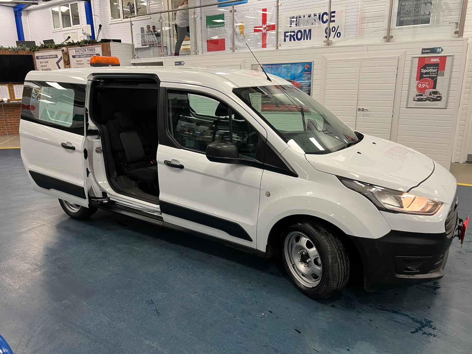 Used Ford Transit Connect 2020 for sale - 76696311: Photo 6