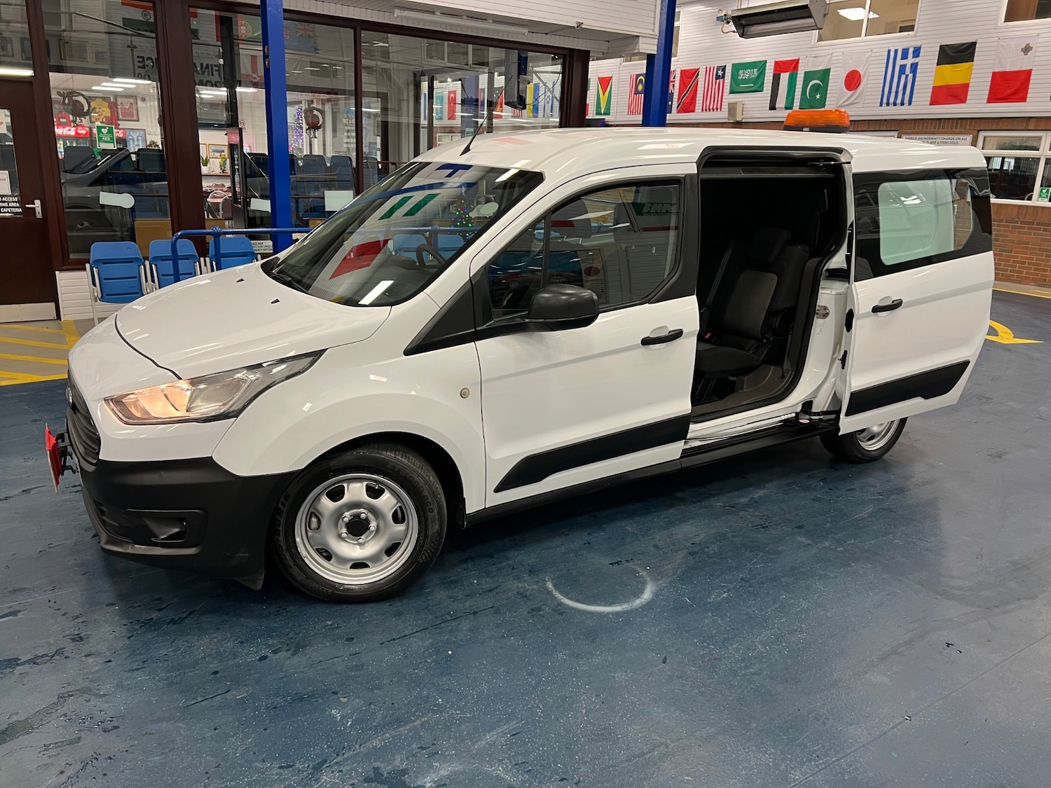 Used Ford Transit Connect 2020 for sale - 76696311: Photo 8