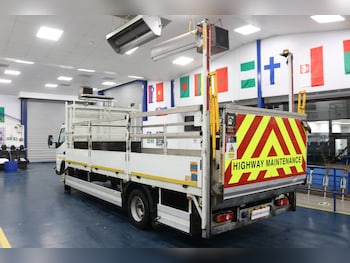 Used Mitsubishi Canter 2019 for sale - 73721575: Photo