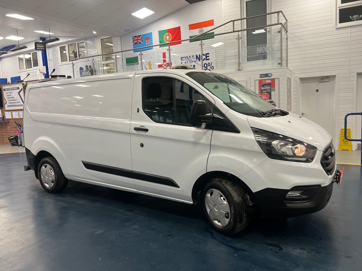 Used Ford Transit Custom 2021 for sale - 78177177: Photo 2