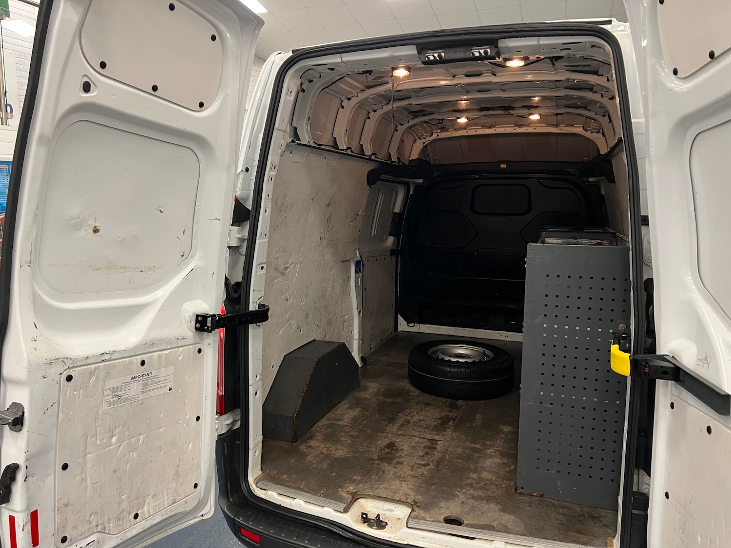 Used Ford Transit Custom 2017 for sale - 77148548: Photo 11