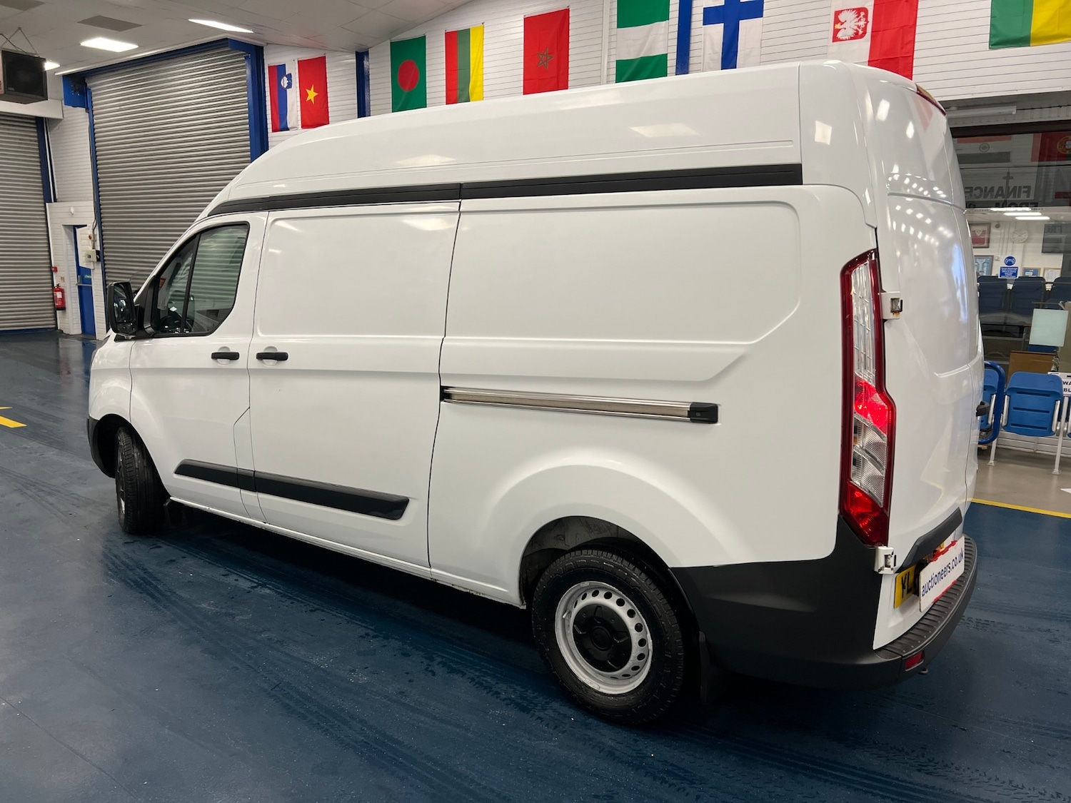 Used Ford Transit Custom 2017 for sale - 77148548: Photo 4