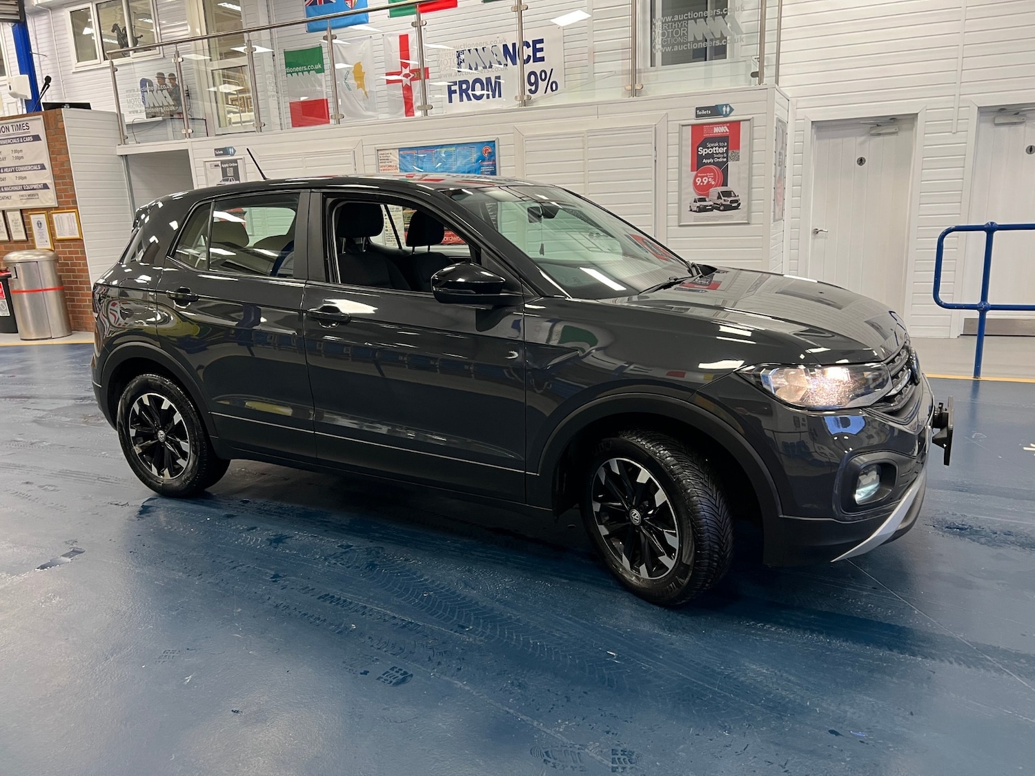 Used Volkswagen T-Cross 2020 for sale - 77459723: Photo 2