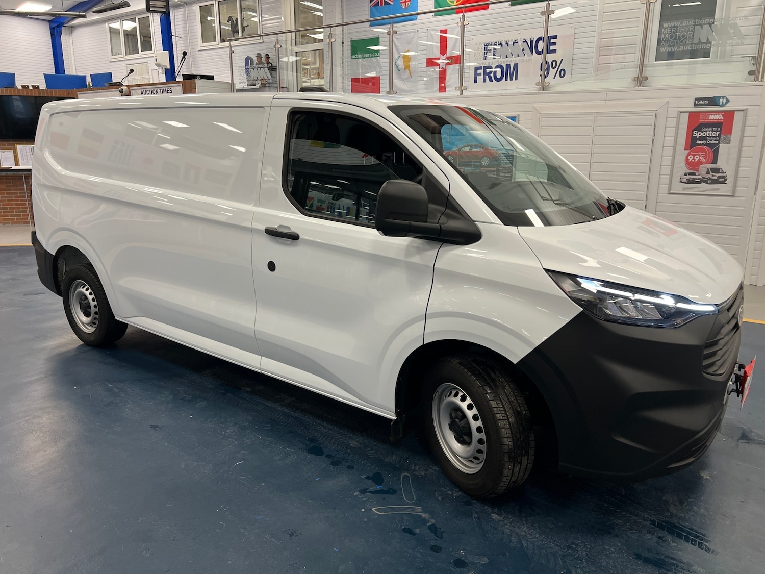 Used Ford Transit Custom 2024 for sale - 77602022: Photo 2