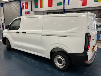 Used Ford Transit Custom 2024 for sale - 77602022: Photo