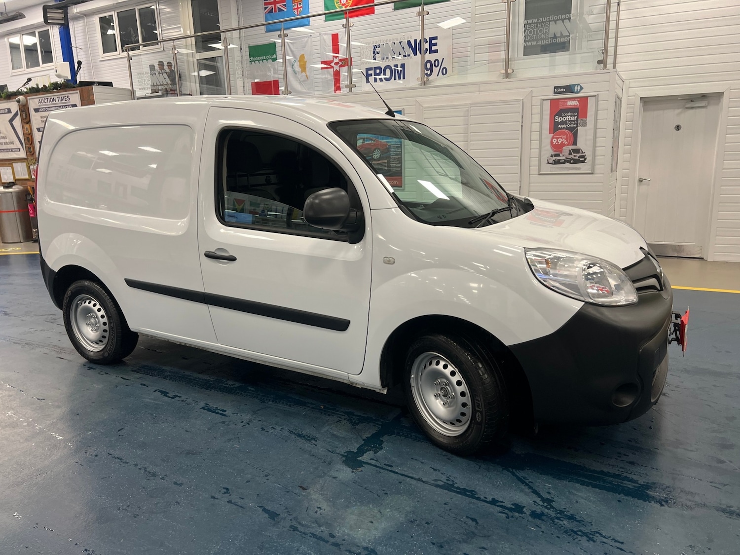 Used Renault Kangoo 2021 for sale - 76971145: Photo 2