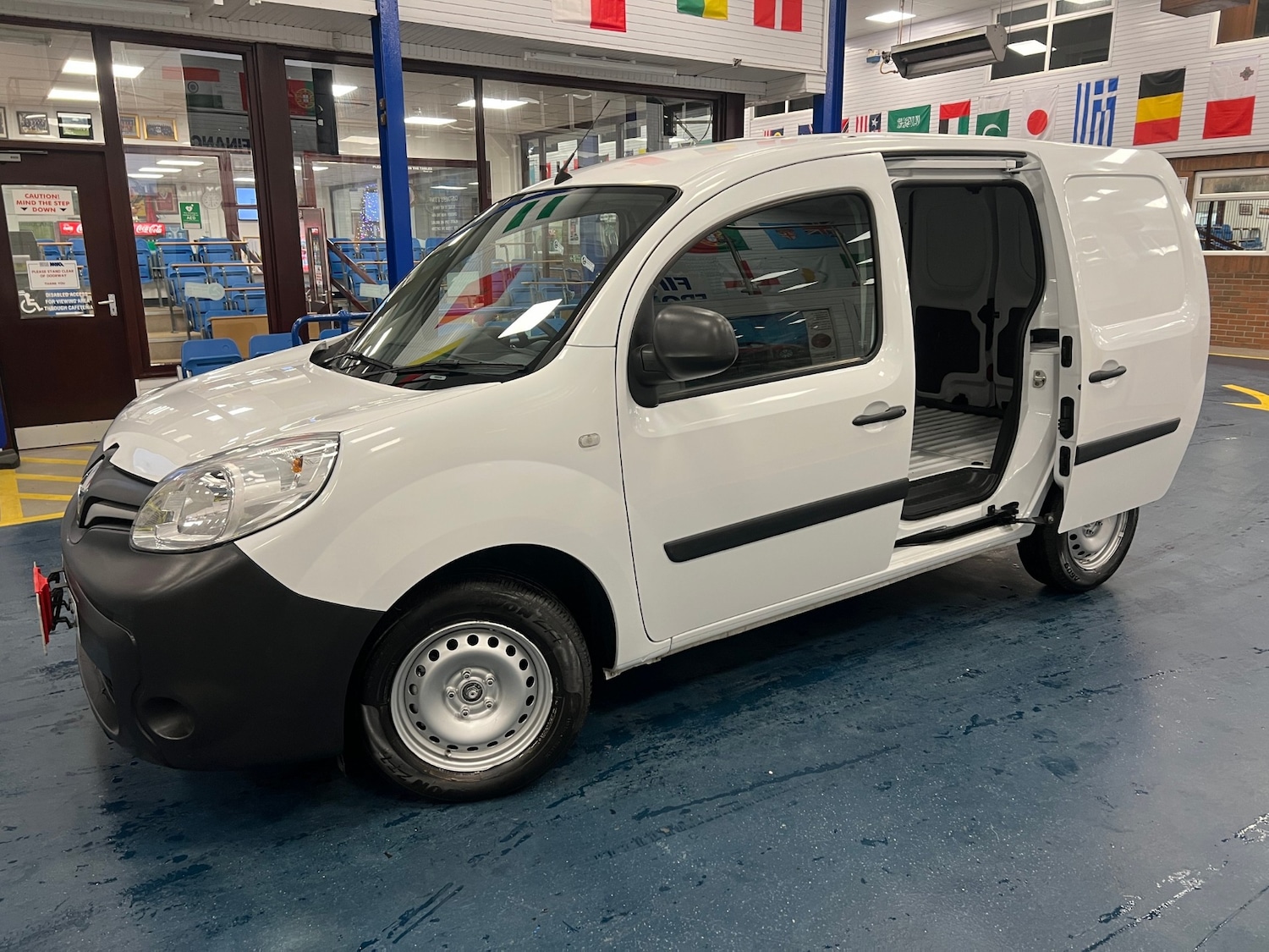 Used Renault Kangoo 2021 for sale - 76971145: Photo 6