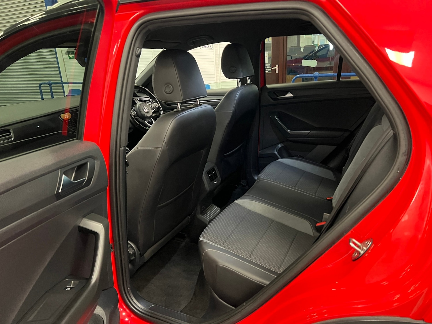 Used Volkswagen T-Roc 2020 for sale - 77603776: Photo 10