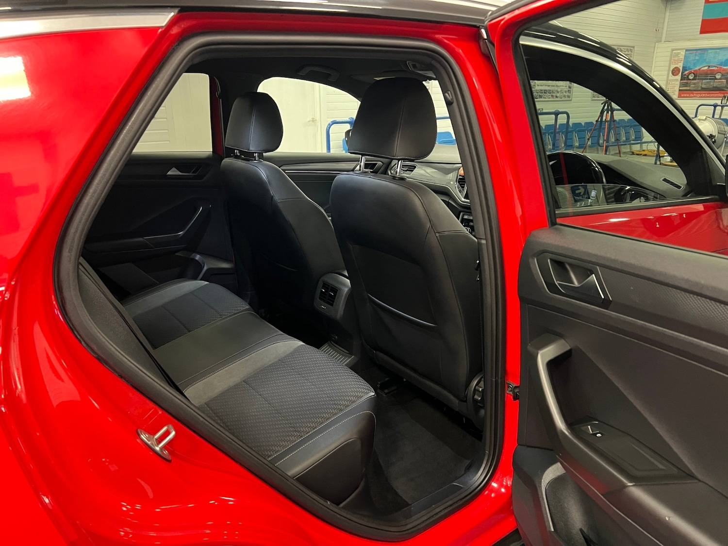 Used Volkswagen T-Roc 2020 for sale - 77603776: Photo 11