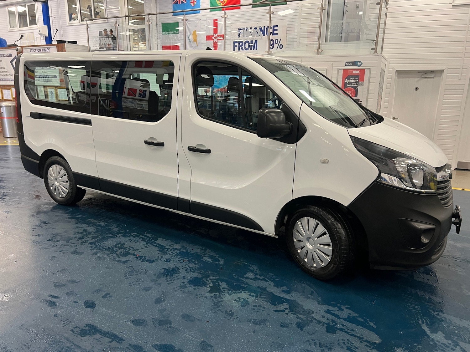 Used Vauxhall Vivaro 2018 for sale - 76055539: Photo 2