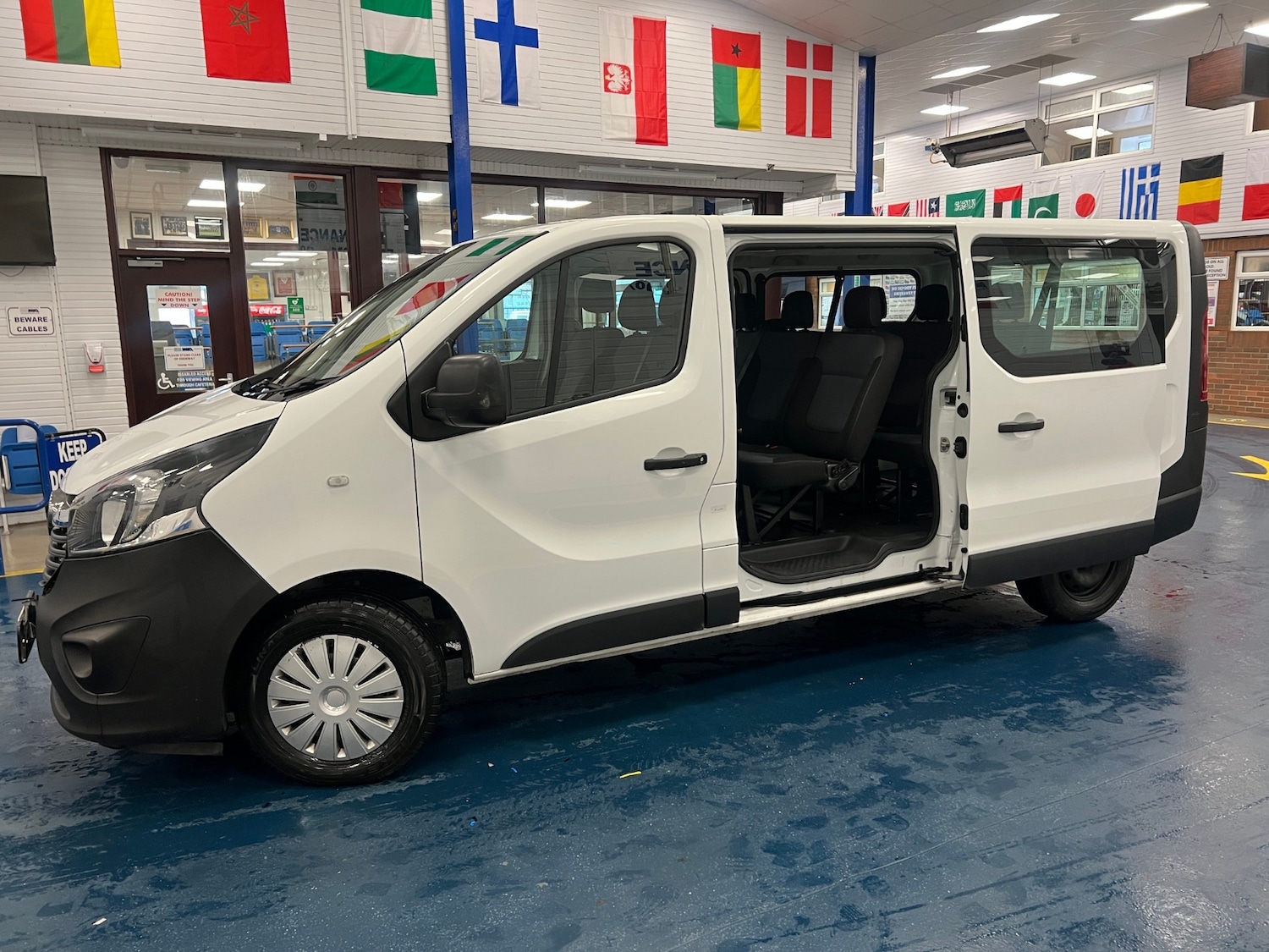 Used Vauxhall Vivaro 2018 for sale - 76055539: Photo 6