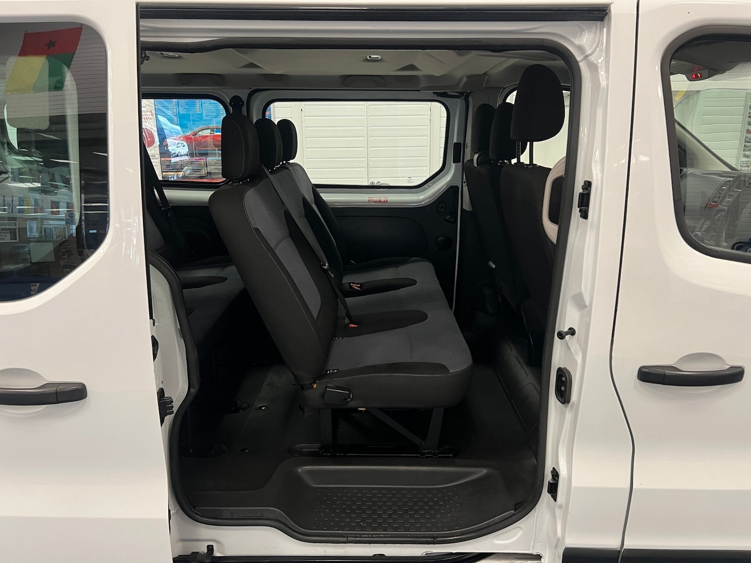 Used Vauxhall Vivaro 2018 for sale - 76055539: Photo 8