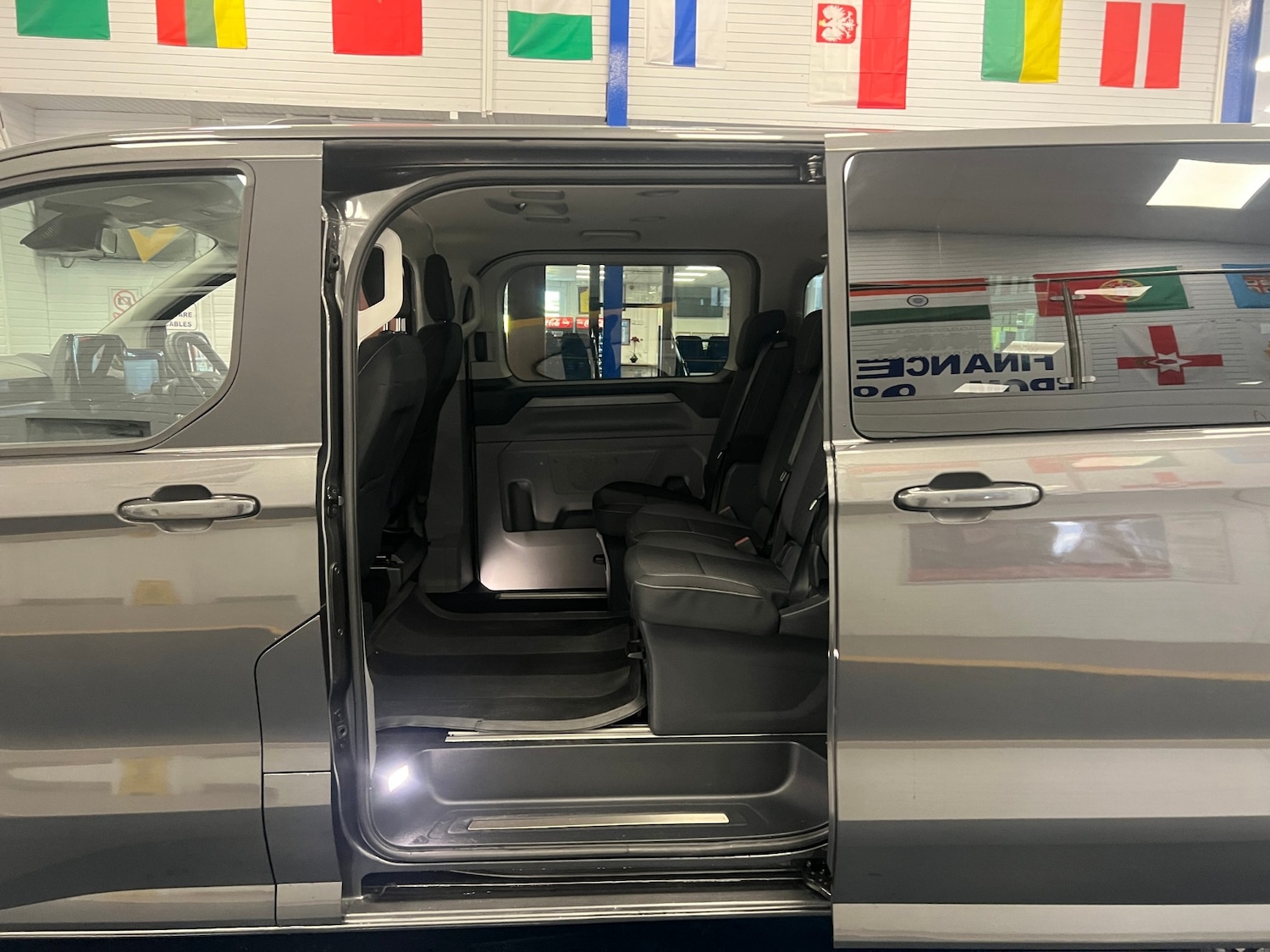 Used Ford Tourneo Custom 2024 for sale - 77901779: Photo 9