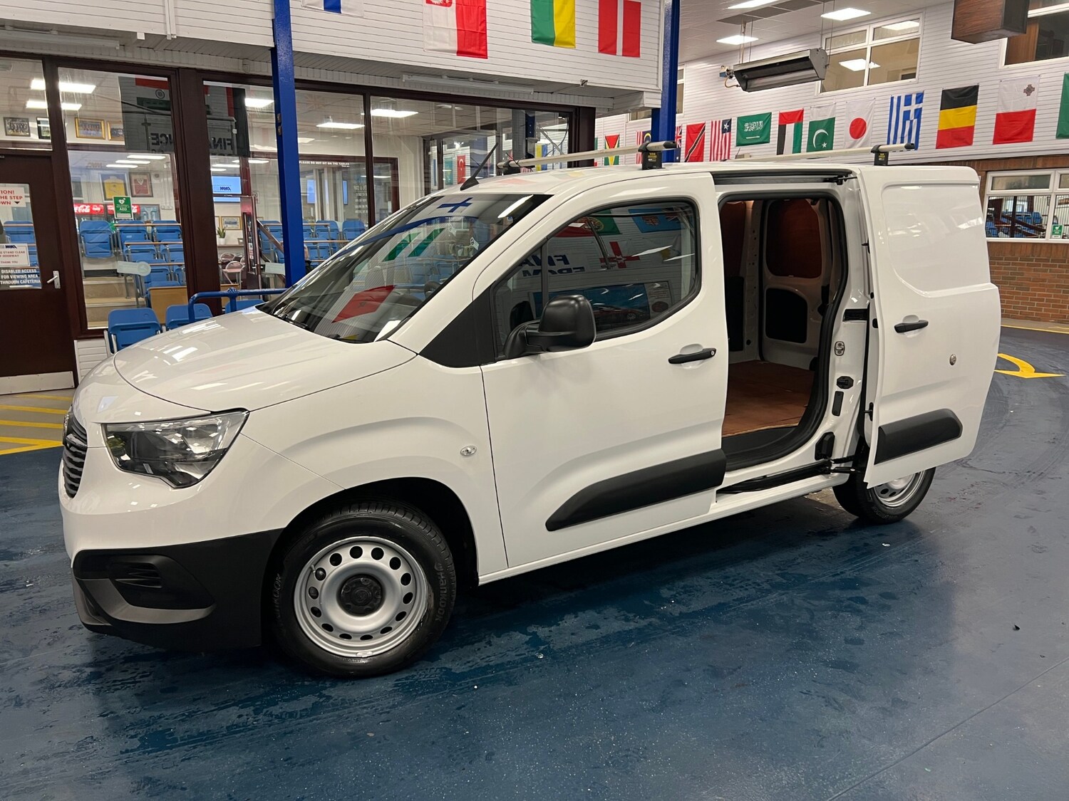 Used Vauxhall Combo 2021 for sale - 76461283: Photo 6